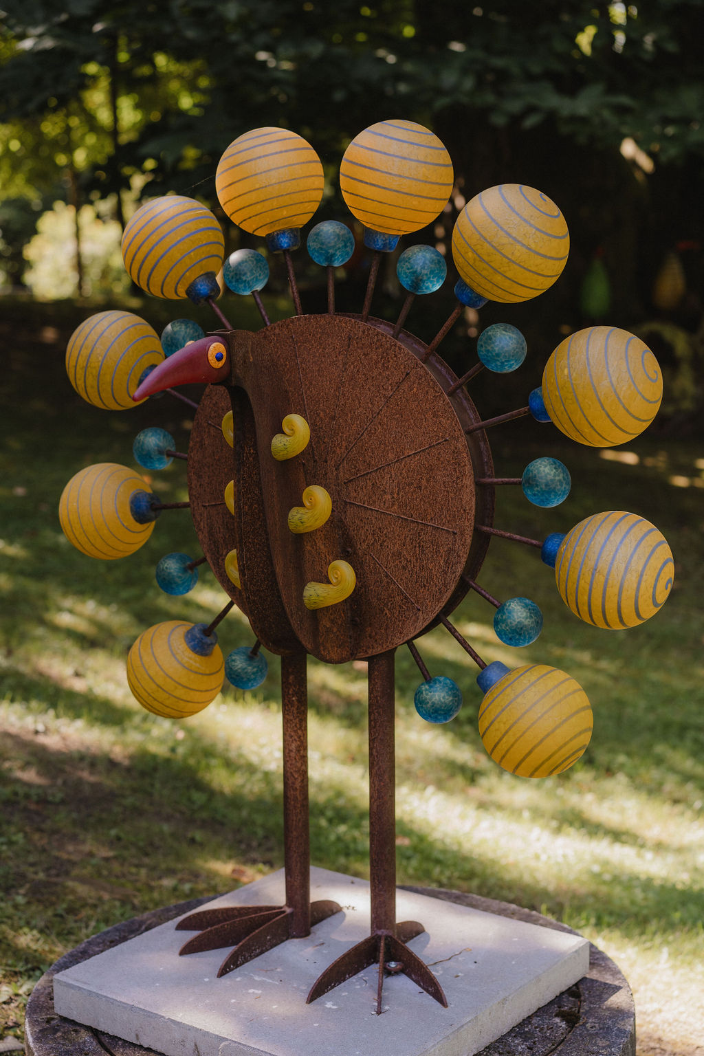 »Glaskunst im Schlosspark« by Borowski: Pavo